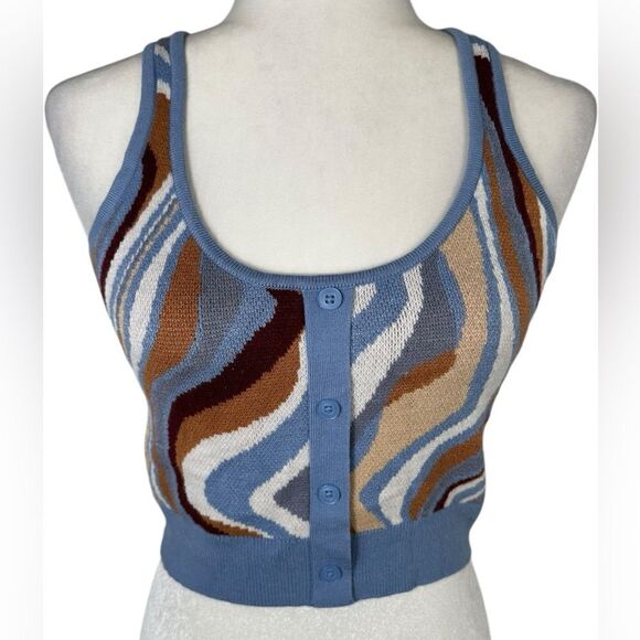 La Hearts Cropped Sweater Tank - Picture 4 of 7